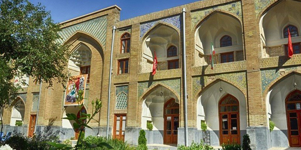 مدرسه‌ی تاریخی عباس قلی خان شاملو(معماری زیبای ایرانی)