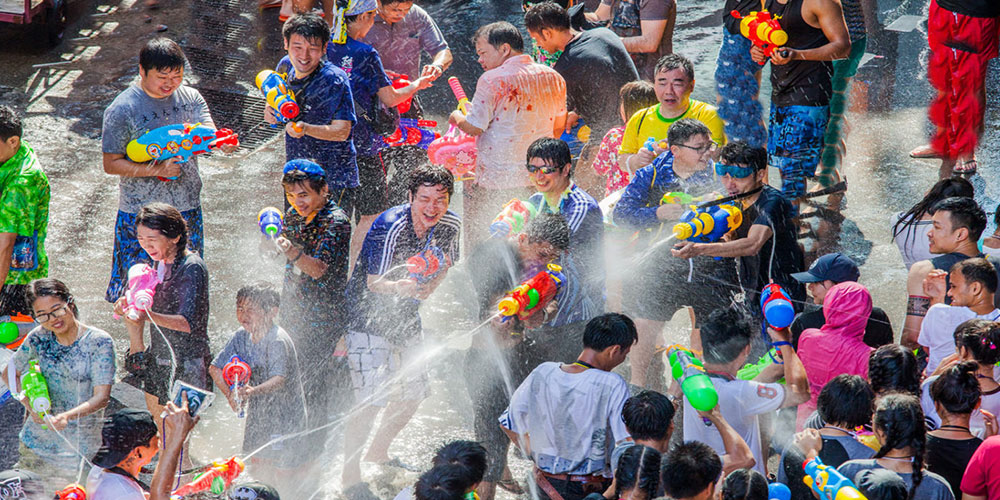 جشنواره سونگکران(جنگ آب در کشور تایلند)