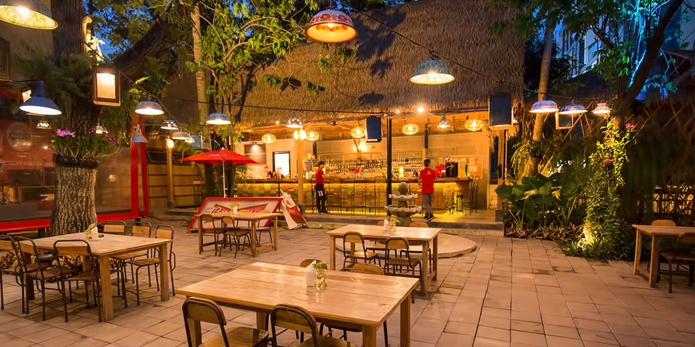 رستوران Nuri’s Phuket پوکت در ساحل پاتونگ