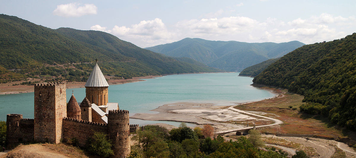 صومعه آنانوری گرجستان(در کنار سد آبی)