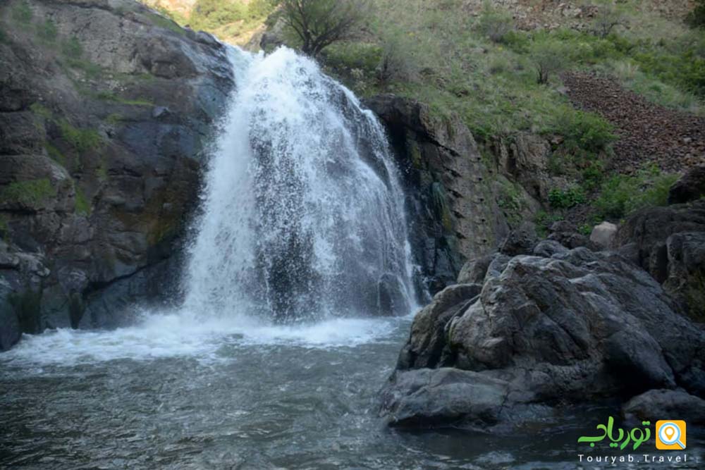 آبشار هرهر یا کاراواز(Herher or Karavaz waterfall)