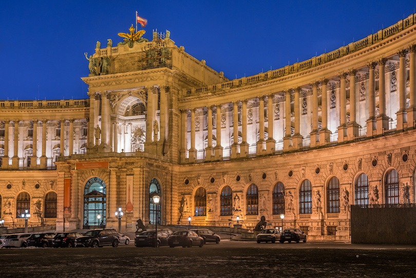 یکی از خیره کننده ترین جاذبه های وین ، کاخ شاهنشاهی هافبورگ است