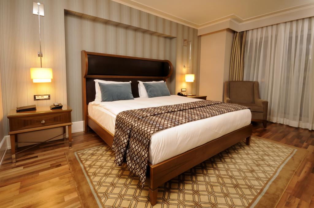 هتل تایتانیک سیتی استانبول ترکیه