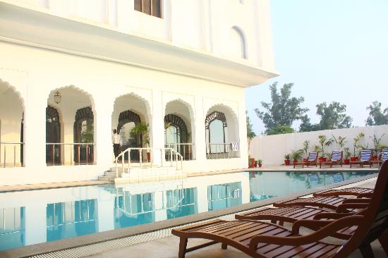 هتل آتکارش ویلاس آگرا هند
