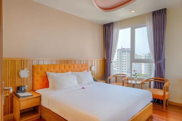 هتل کویین فینگر دانانگ ویتنام