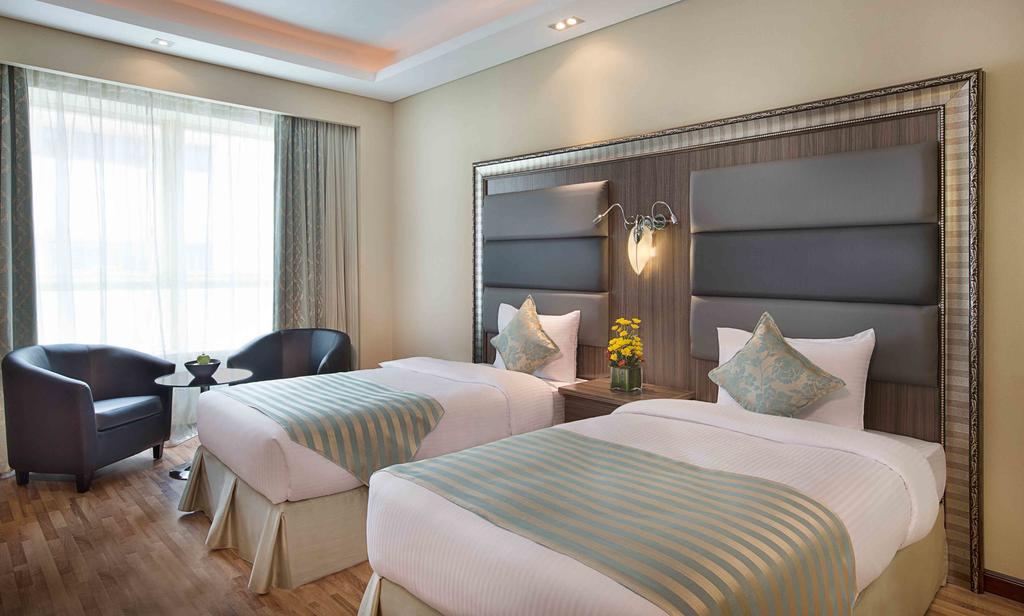 هتل بلو بی بلک استون دبی امارات