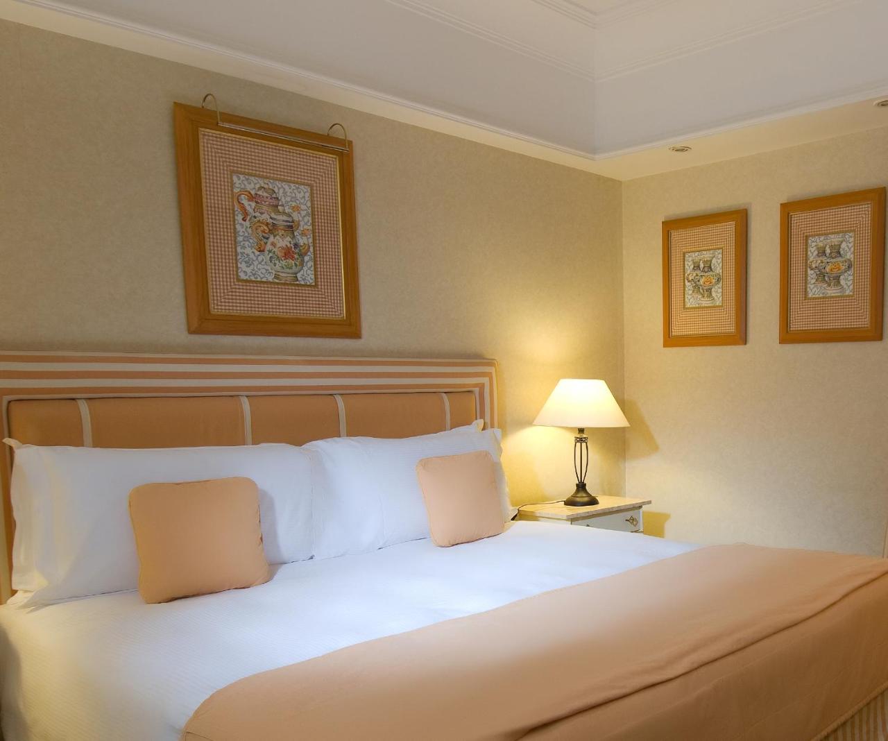 هتل کرون پلازا دیره دبی امارات