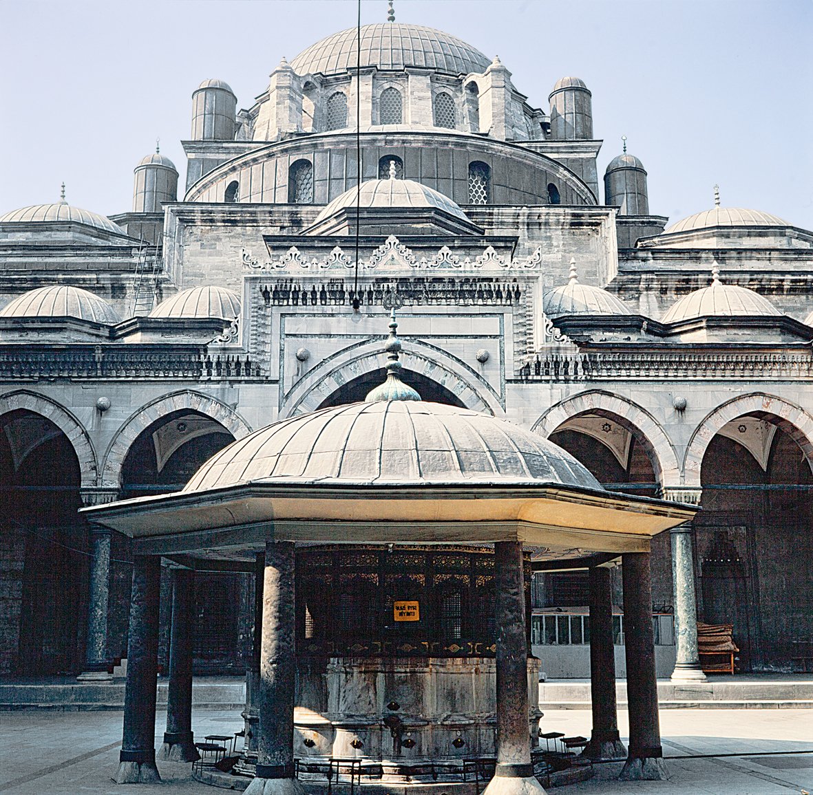 مسجد بایزید استانبول(بازتاب معماری کلاسیک عثمانی)