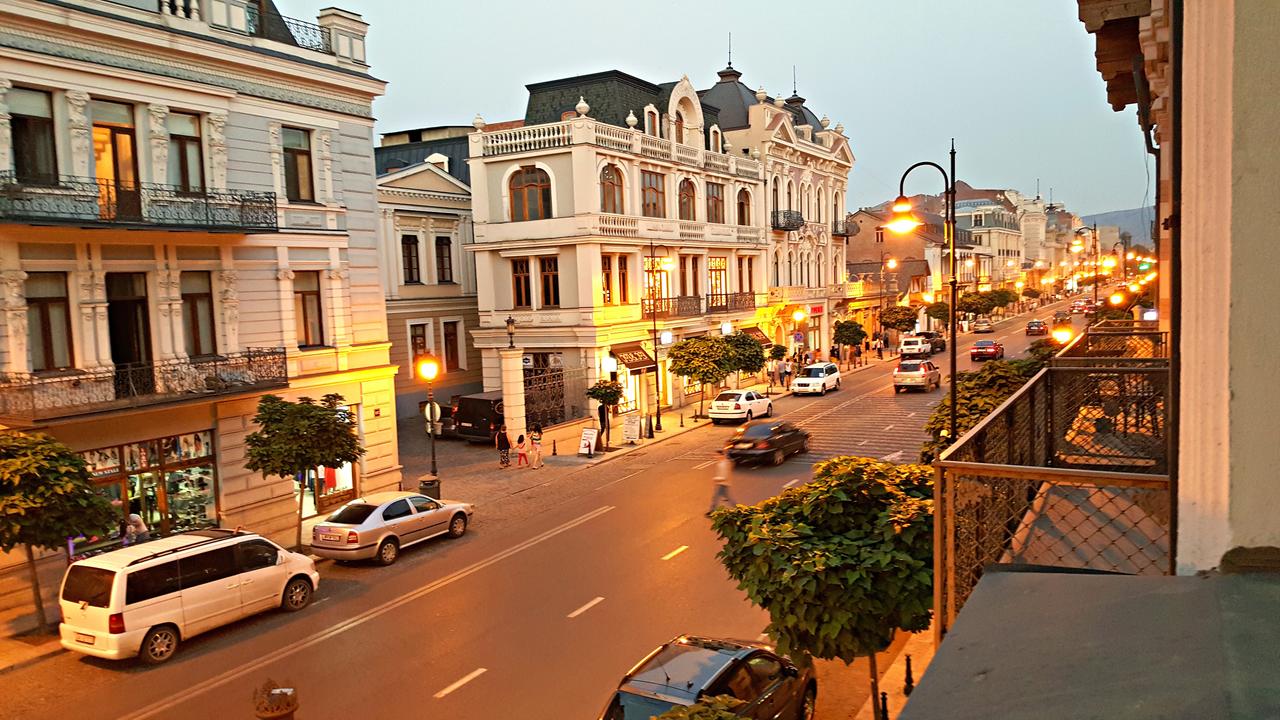 خیابان آقماشنبلی(بهترین مکان برای پیاده روی در تفلیس)