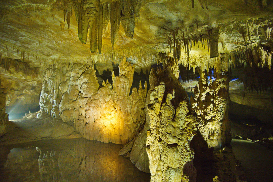غار پرومتئوس گرجستان(استالاکتیت ها و استالاگمیت)
