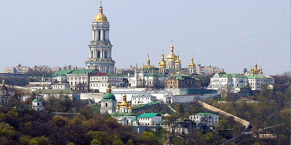 صومعه پچرسک لاورا کیف اوکراین ( گنبدهای درخشان بالای غارهای لاورا)