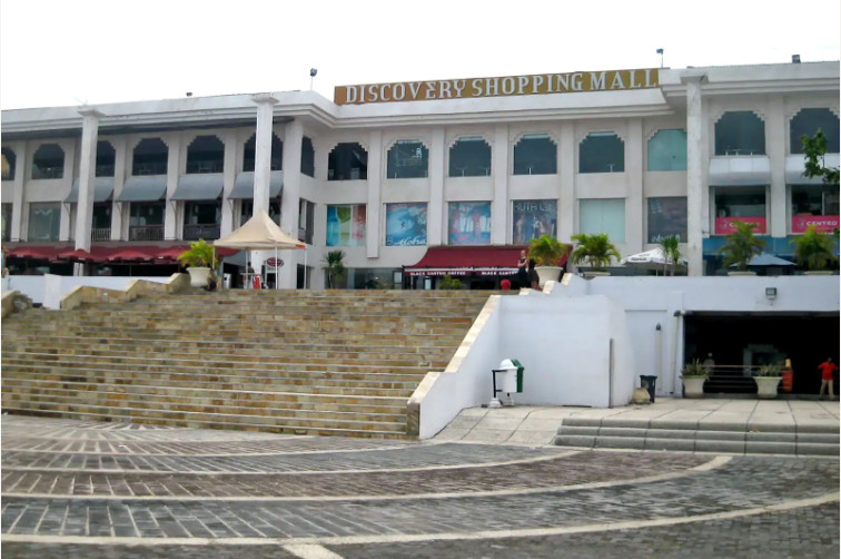 مرکز خرید دیسکاوری بالی(در ساحل کوتا)
