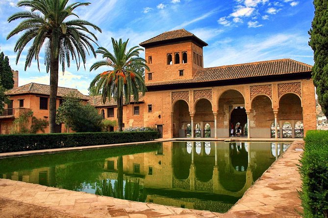 قصر الحمرا اسپانیا (کاخ باستانی اسپانیا)