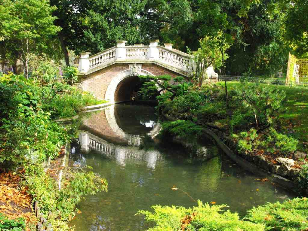 پارک مونسو (زیباترین پارک تاریخی پاریس)