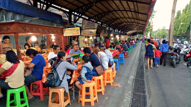 بازار شبانه گیانیار بالی