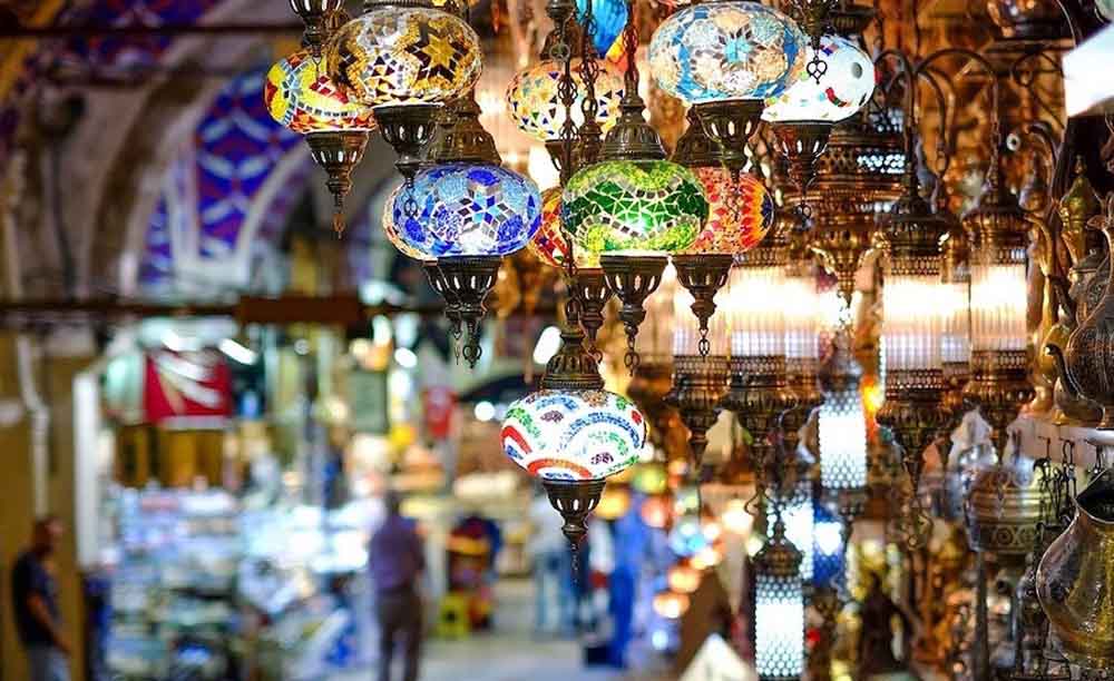از جو بازارهای محلی ترکیه با مردم محلی لذت ببرید